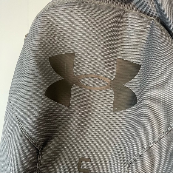 Under Armour Unisex Hustle Lite Backpack Grey Travel School Gym Bag Backpack - Picture 4 of 10